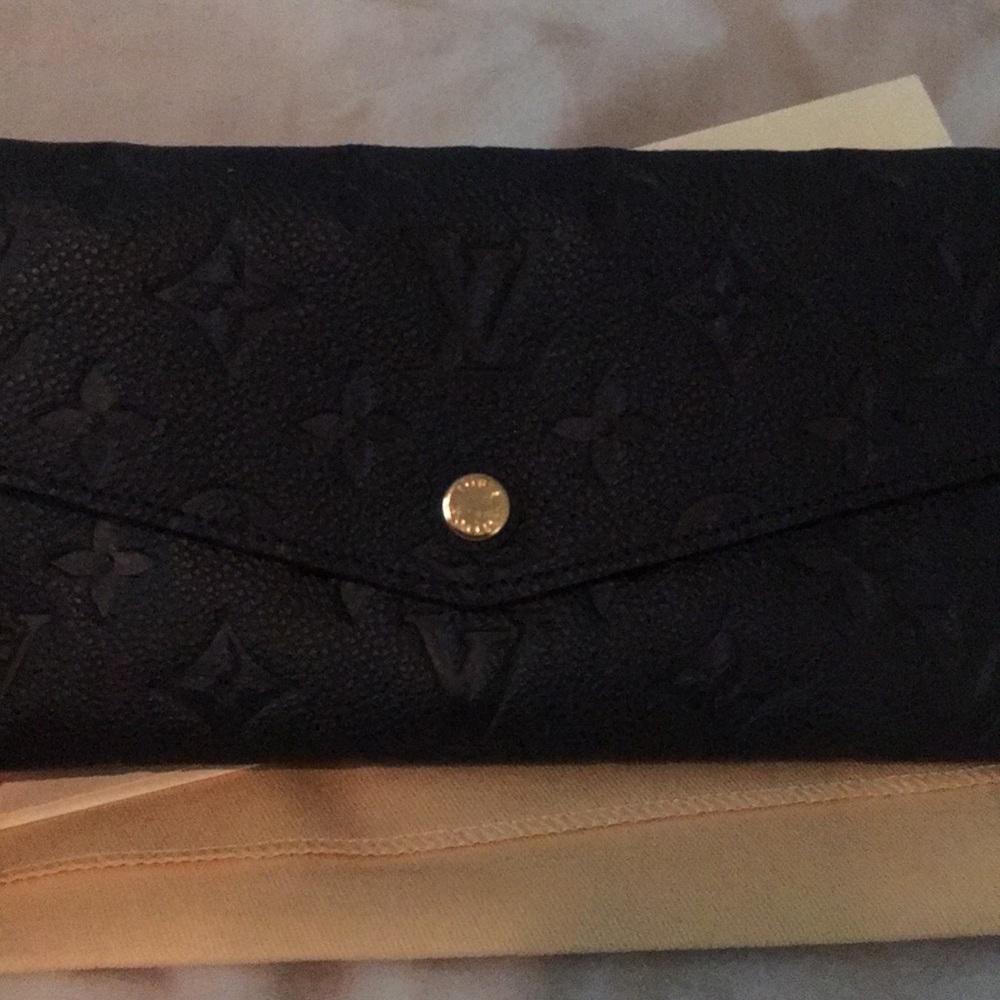 Authentic Louis Vuitton empereinte wallet